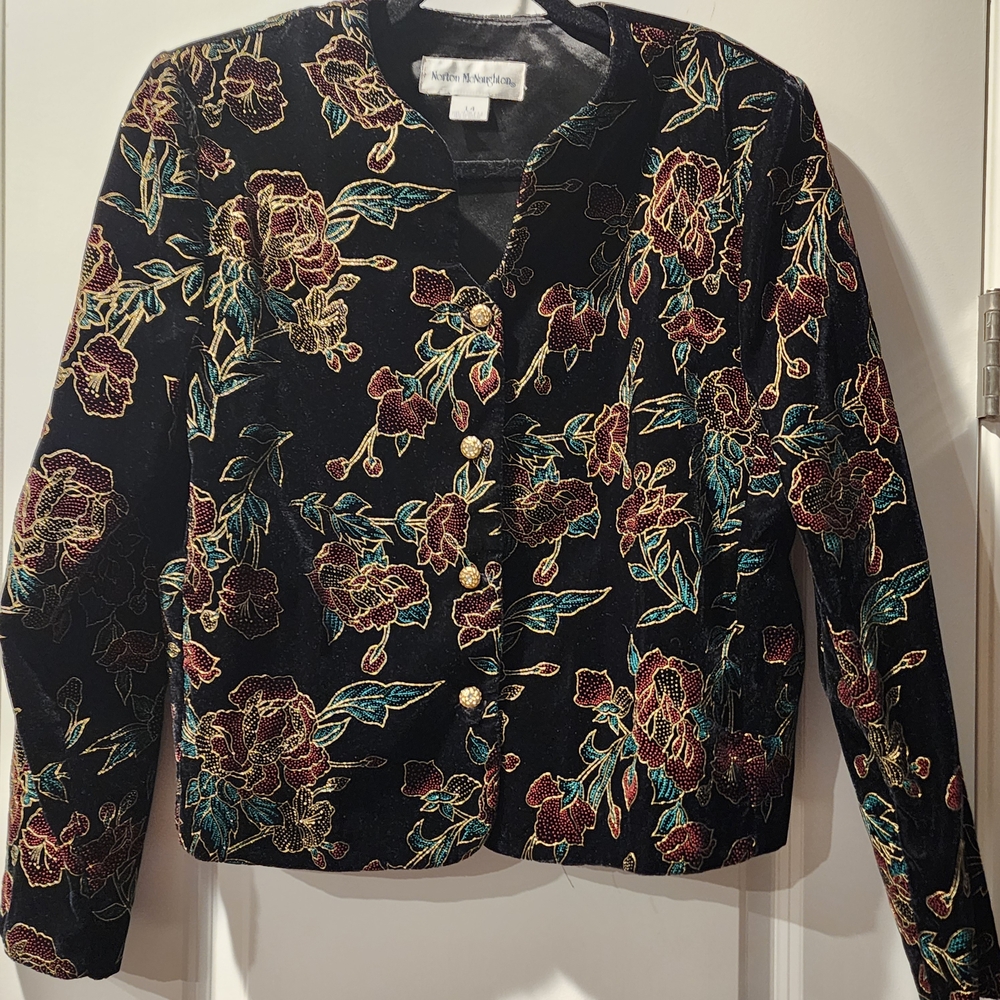 Vintage Norton McNaughton Black Floral Velvet Blazer Size 14. Item 0116262J